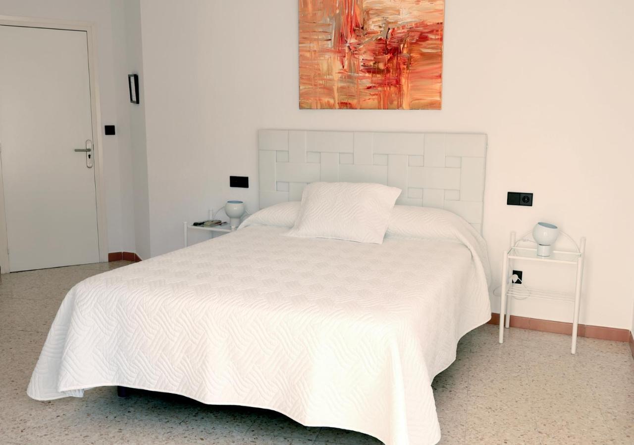 Hostal Lara Llanca Bagian luar foto